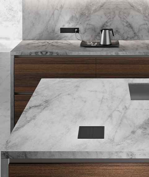 پریز برق توکار VERSAHIT